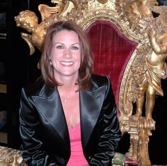 Meet your Posher, Jennifer - Picture 3 of 7